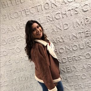 Meet your Posher, Perla